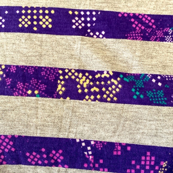 LuLaRoe “IRMA” HIGH-LOW TUNIC OVERSIZED TOP SIZE SMALL 🌟NWT🌟 - Picture 3 of 11